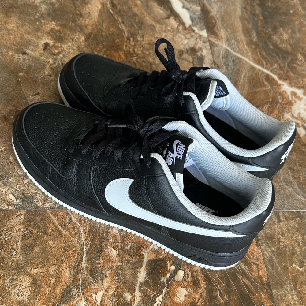 NIKE ANNIVERSARY EDITION BLACK AND GRAY AIRFORCE1